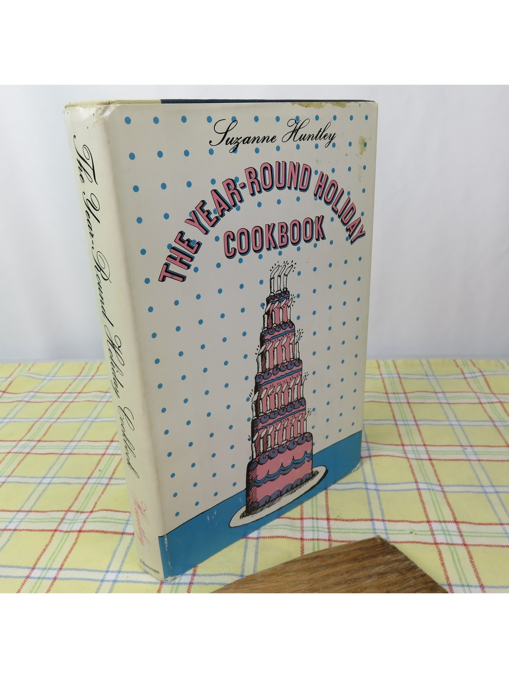 The Year-Round Holiday Cookbook Suzanne Huntley 1969 First Edition Hardback Dust